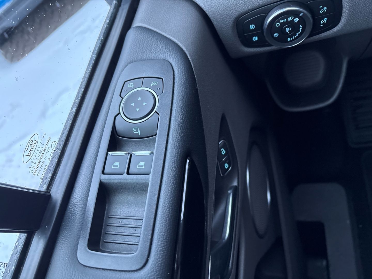 Fahrzeugabbildung Ford Tourneo Custom Kombi 320 L2 Titanium X TotWinkAs