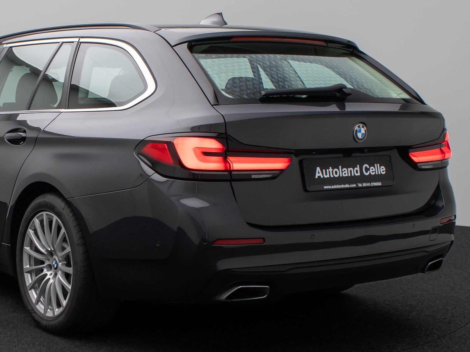 Fahrzeugabbildung BMW 520d Kamera HUD DAB 4xKlima DrivingAssist Alarm