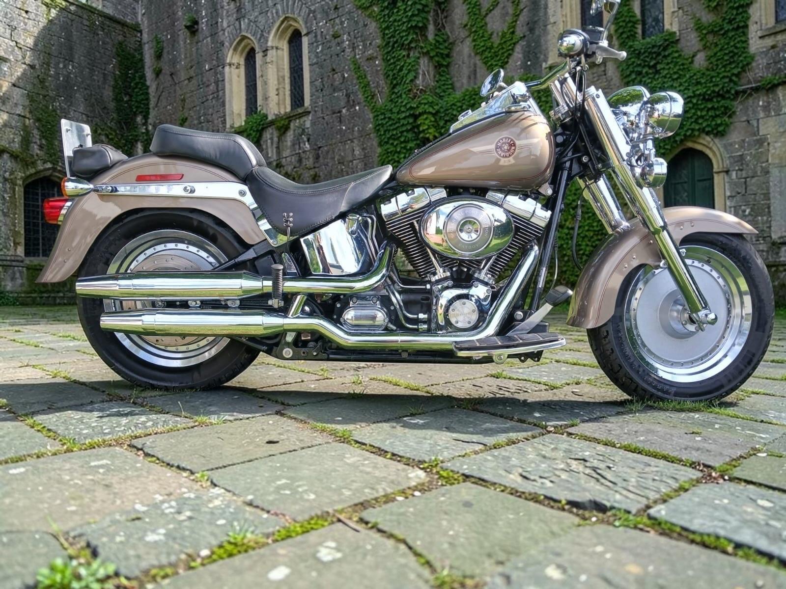 Harley-Davidson Fat Boy 15J. Modell Top, ab 100,-/Mon.