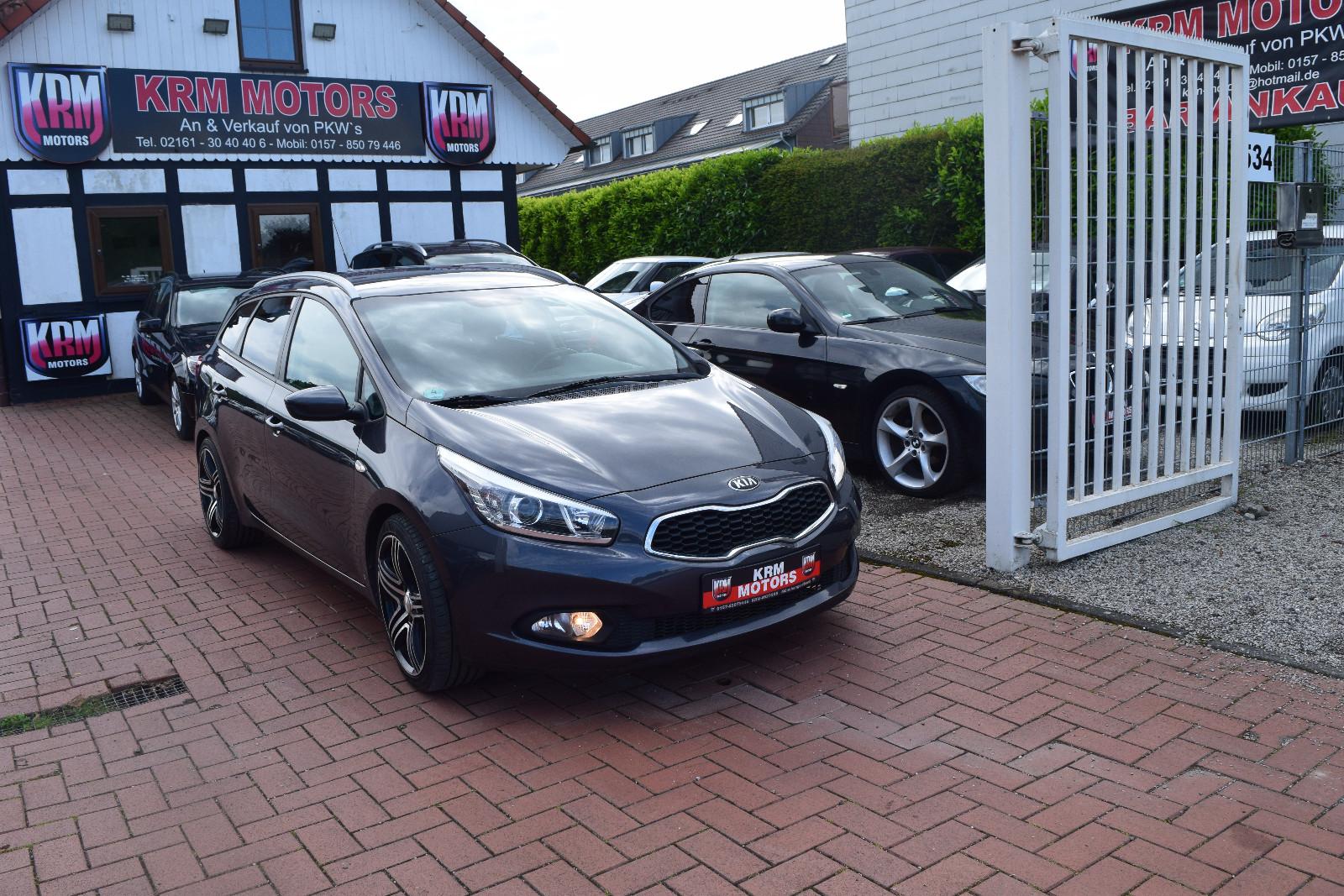 Kia cee'd 2013 — rear view
