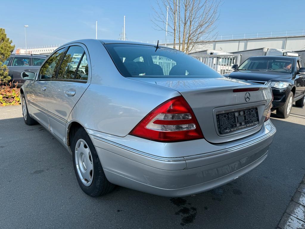 Mercedes-Benz C 180