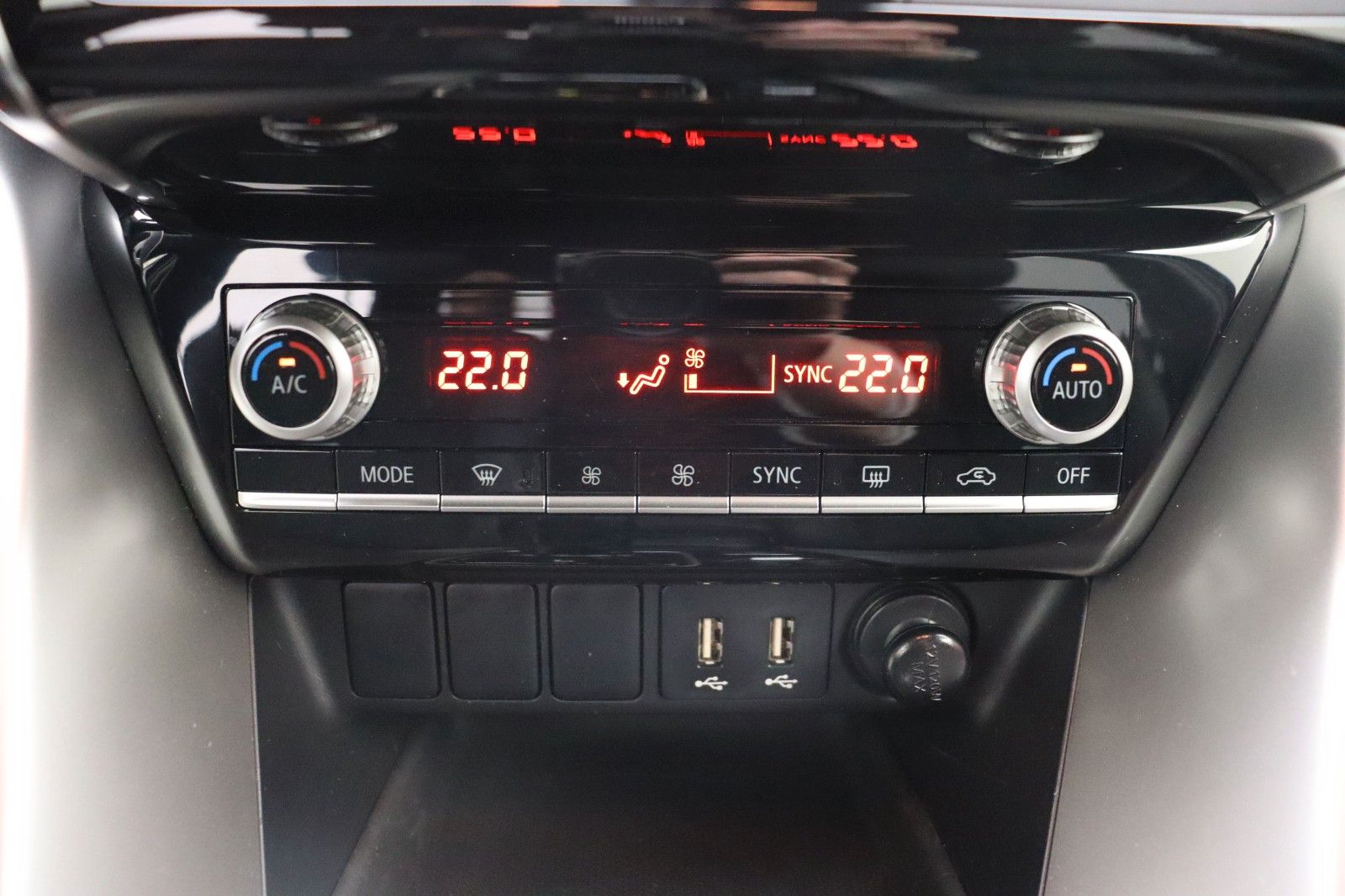 Fahrzeugabbildung Mitsubishi Eclipse Cross Plus Hybrid 4WD