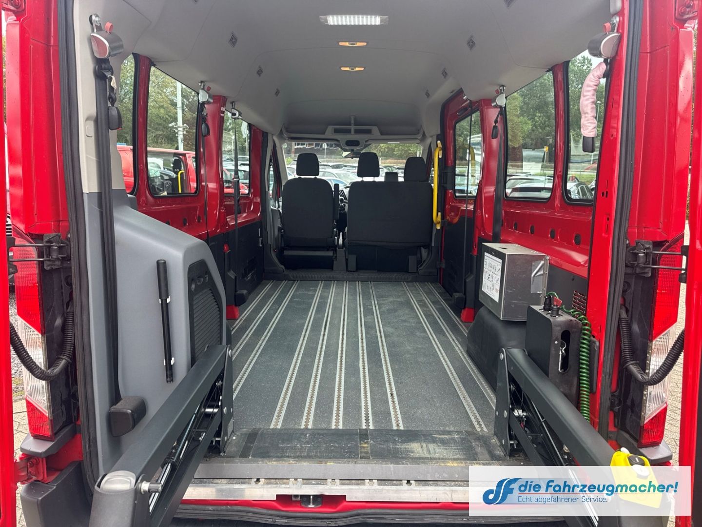 Fahrzeugabbildung Ford Transit Kombi 350 L3 Trend StandHZG *2881*EXPORT