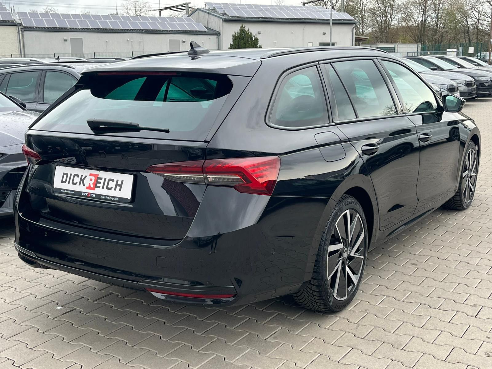 Fahrzeugabbildung SKODA Octavia 2.0 DSG Sportline MATRIX*PANO*CANT.*5J.G