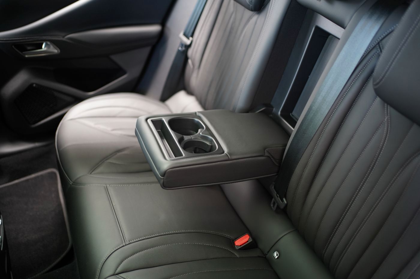 Fahrzeugabbildung DS Automobiles DS4 PureTech 130 EAT8 Rivoli Automatik Focal
