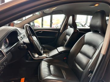 Volvo V70 Kombi Momentum *Leder*