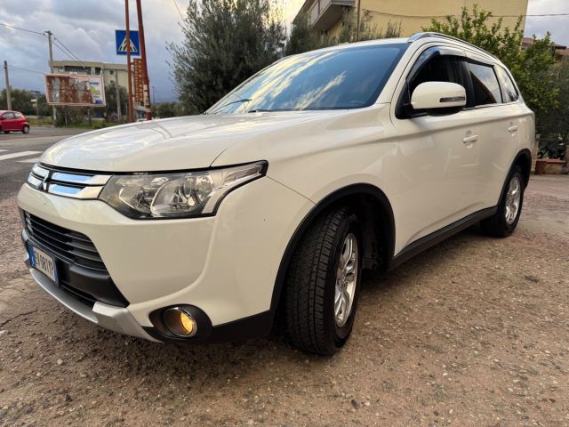 Mitsubishi Outlander 2.2 DI-D 4WD Intense