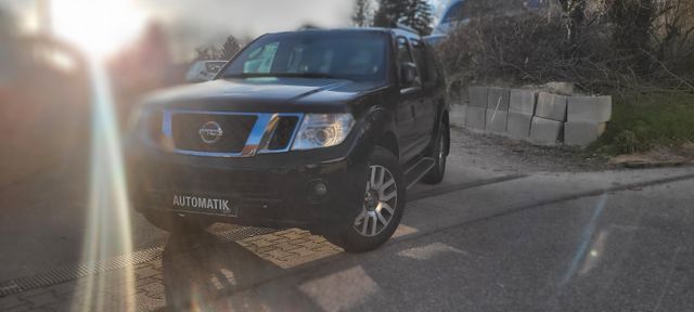 Nissan Pathfinder 2.5 dCi LE