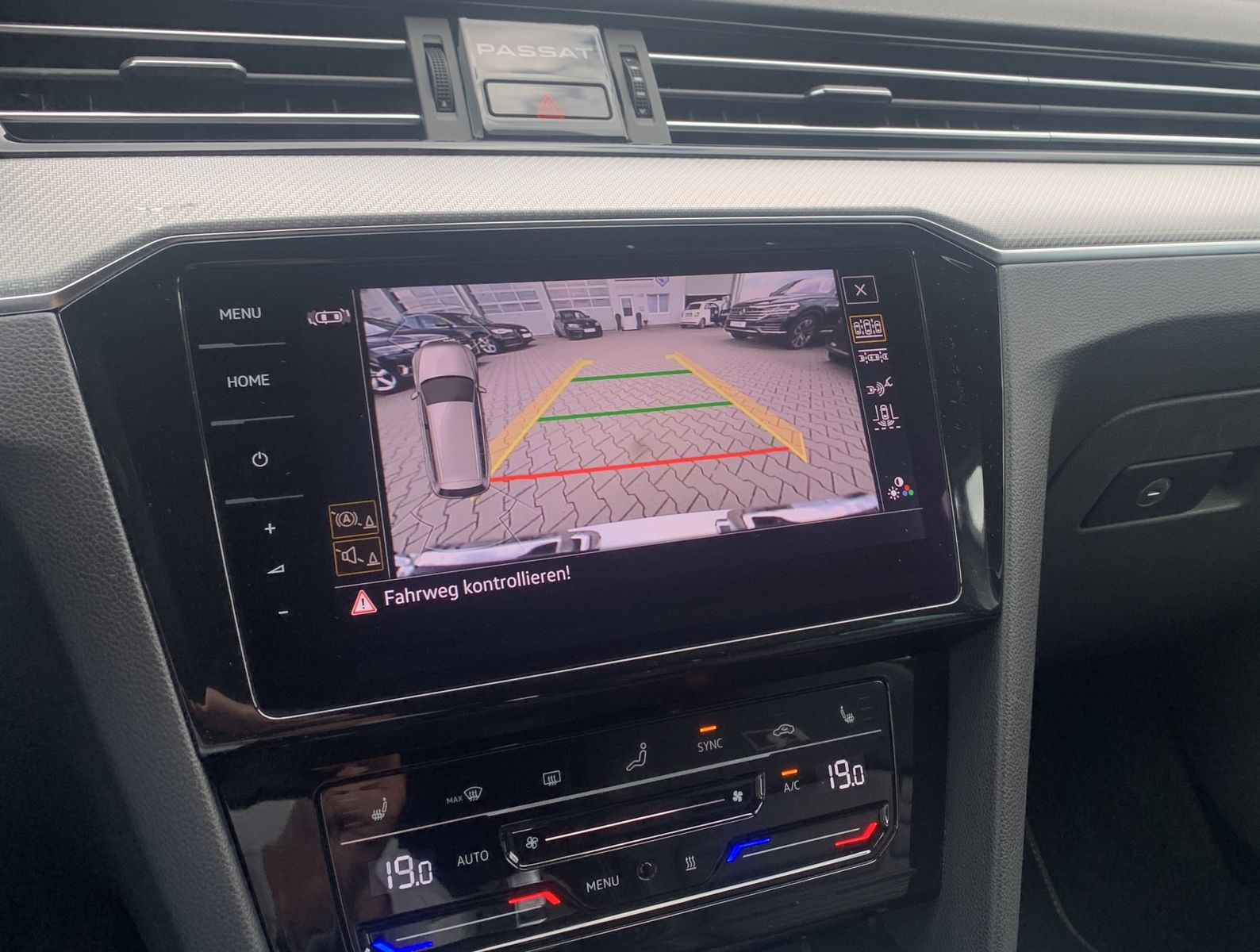 Fahrzeugabbildung Volkswagen Passat Variant 2.0 TDI*R-Line*4Motion*Leder*AHK*