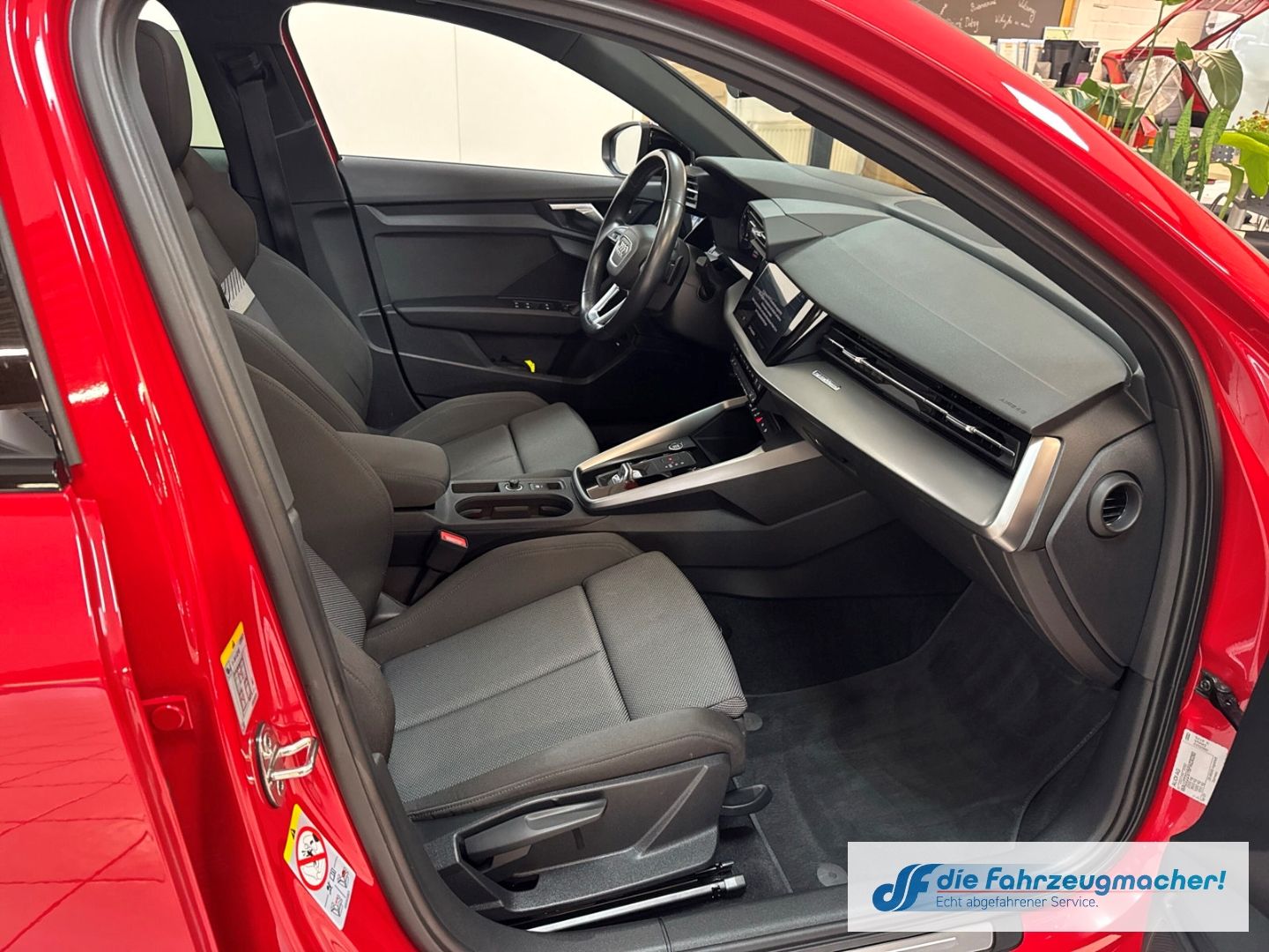 Fahrzeugabbildung Audi A3 Sportback 40 TFSI quattro S line El. Panodach