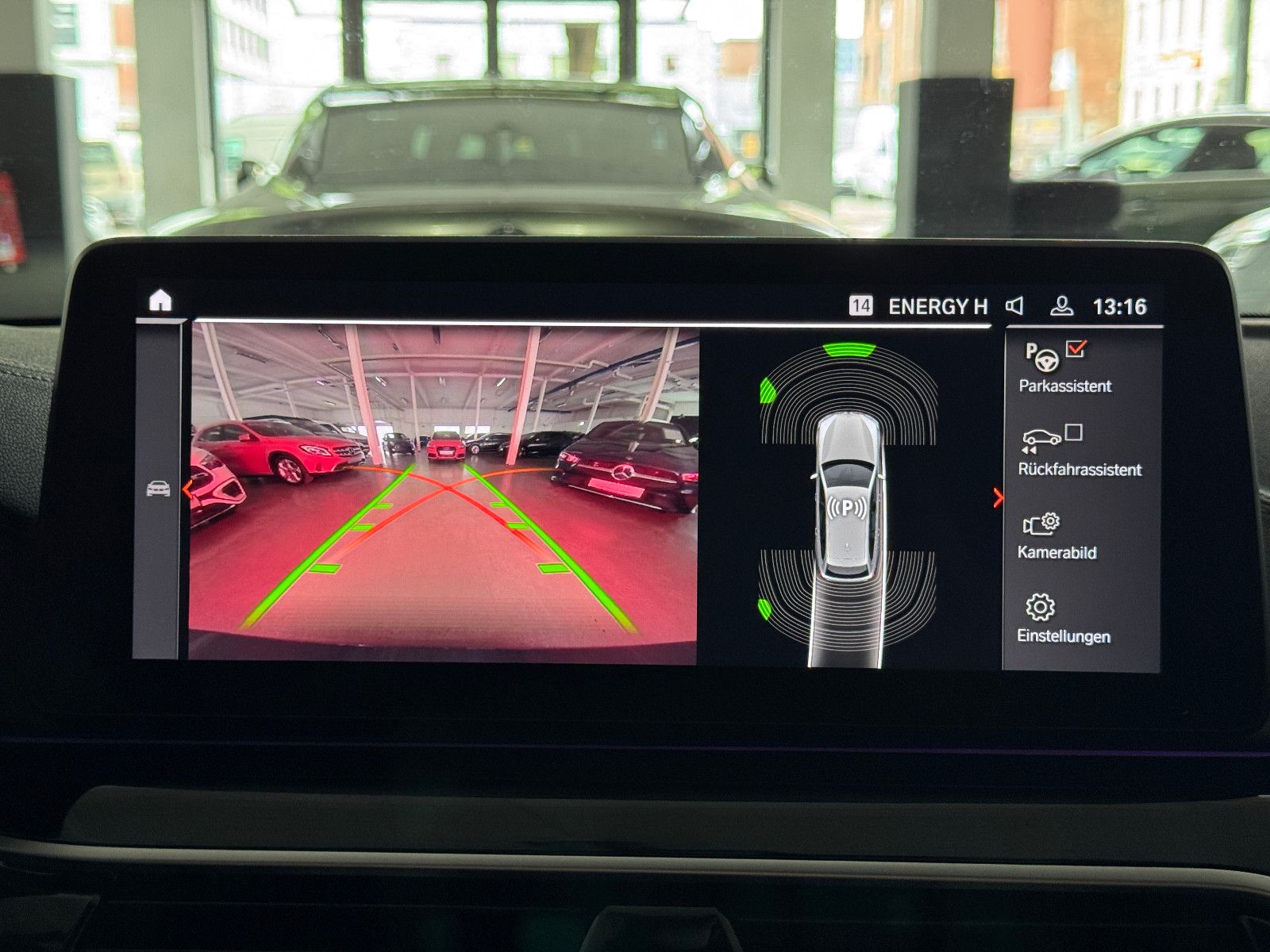 Fahrzeugabbildung BMW 520 d T LUXURY LINE HUD PANORAMA LASER VOLL