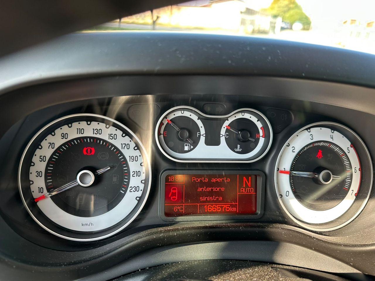 Fiat 500L 2015 — photo 7