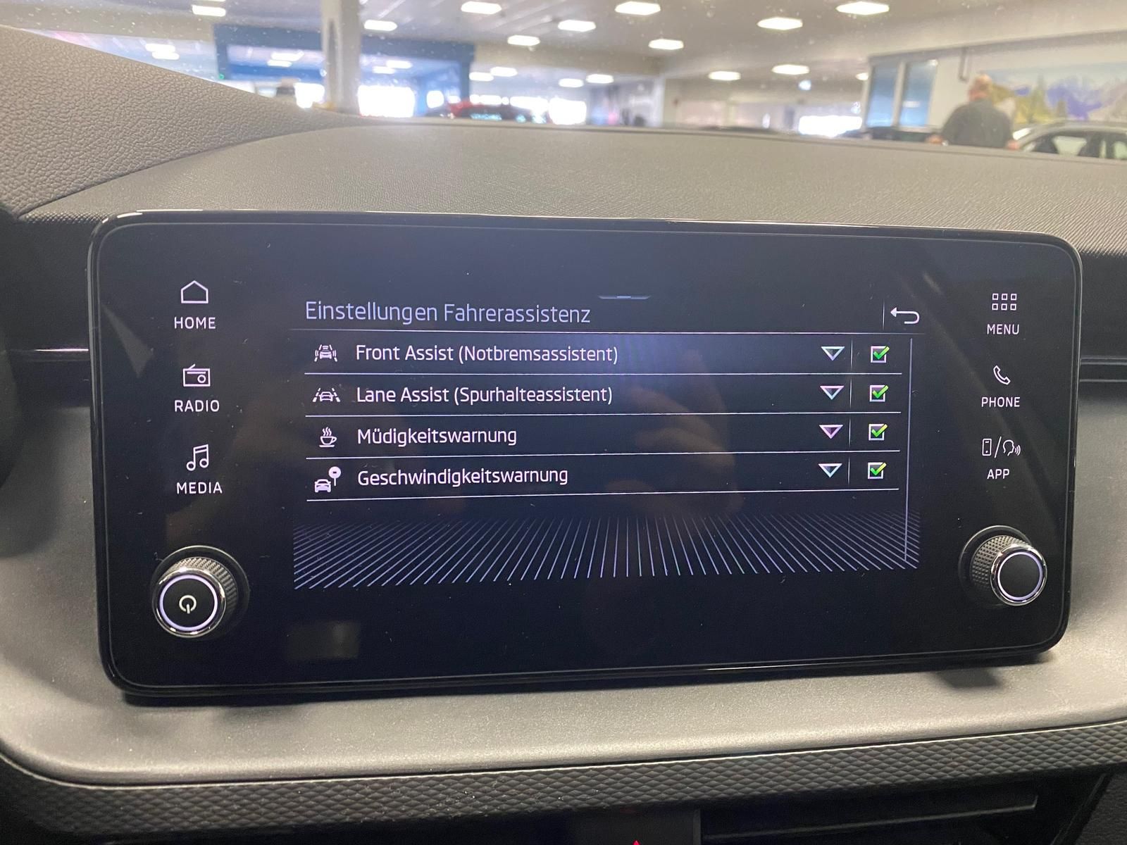 Fahrzeugabbildung SKODA Kamiq 1.0 TSI Essence+GARANTIE bis 2031+100tKM++
