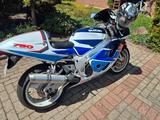 Suzuki GSX-R 750 - SUZUKI 1997 GSX 750