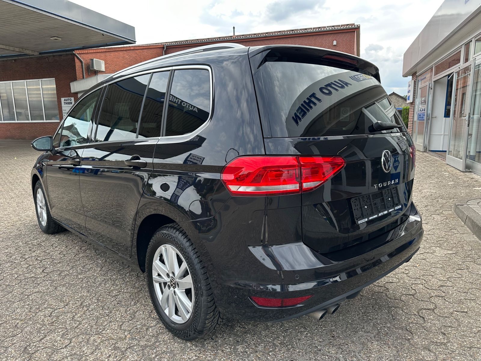 Fahrzeugabbildung Volkswagen Touran 2.0 TDI Highline DSG ACC/LED/Navi