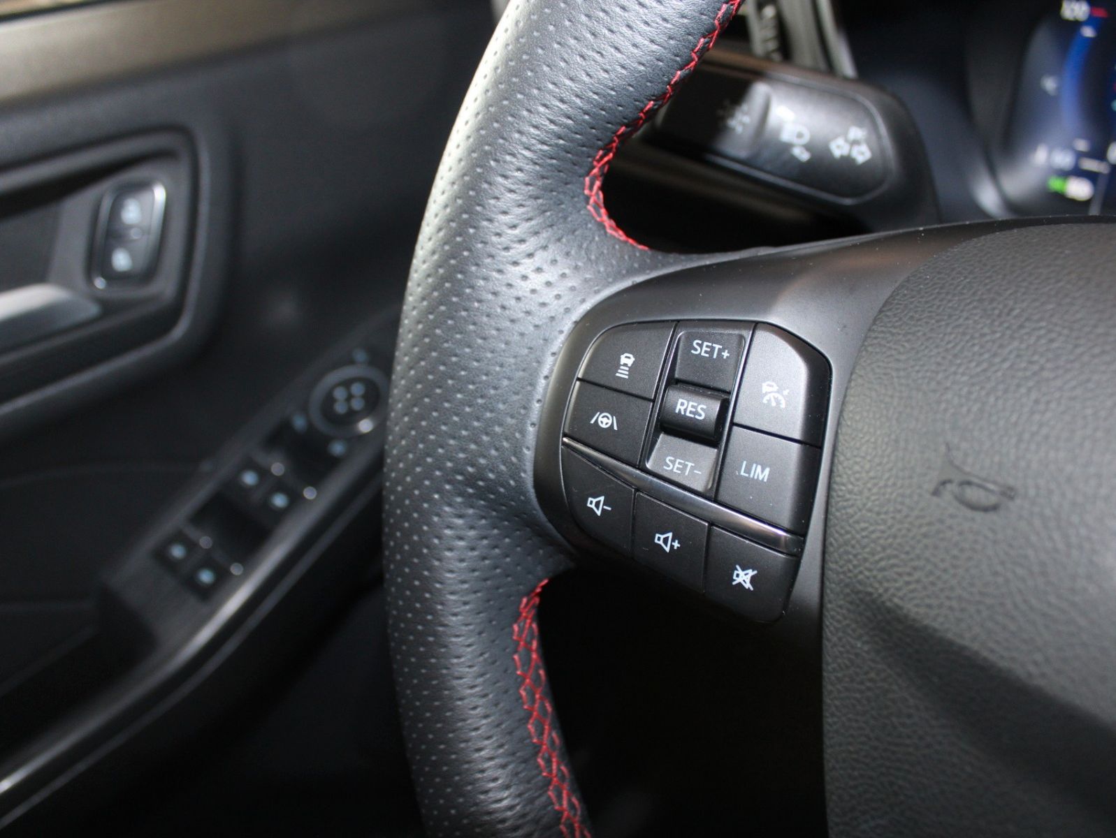 Fahrzeugabbildung Ford Kuga 2.5 PHEV ST-Line X Aut. AHK PANO ACC uvm.