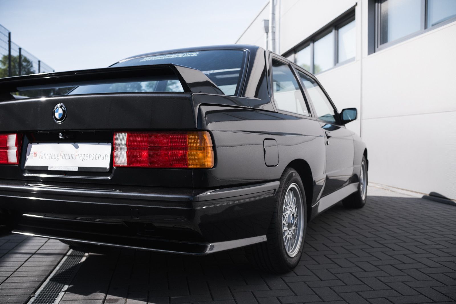 Fahrzeugabbildung BMW M3 E30 - dt. Auto - 2. Hd. - neuwertig - 29TKM!!