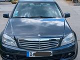 Mercedes-Benz C 180 Kompressor mit LPG - Mercedes-Benz C 180 mit LPG-Antrieb: Limousine