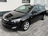 Opel Astra J Lim. Sport /TEMPOMAT/2.HAND/SERVICE NEU - Opel Astra aus 2010: Sport