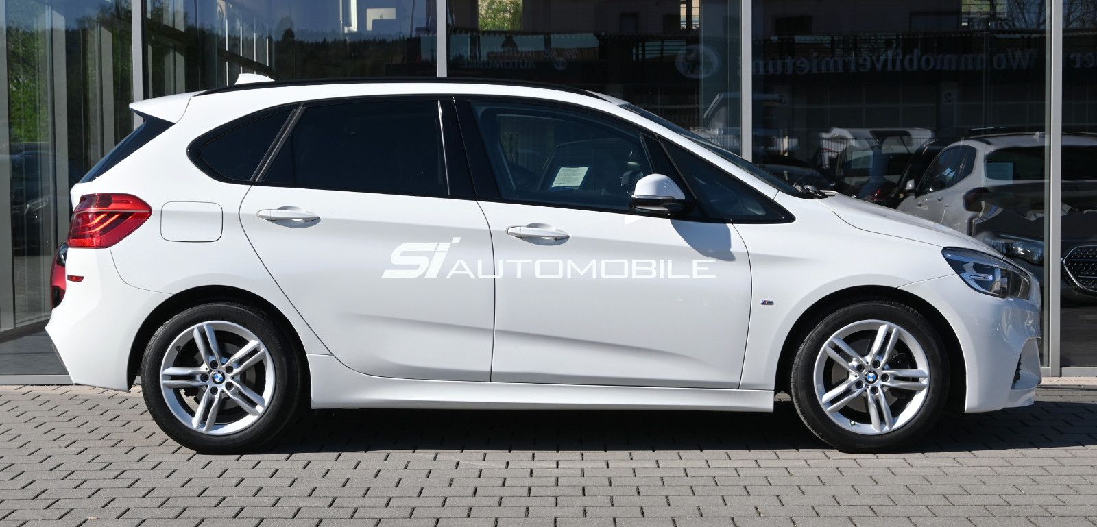 Fahrzeugabbildung BMW 218i Active Tourer M Sport °AHK°PDC°SITZHEIZ°