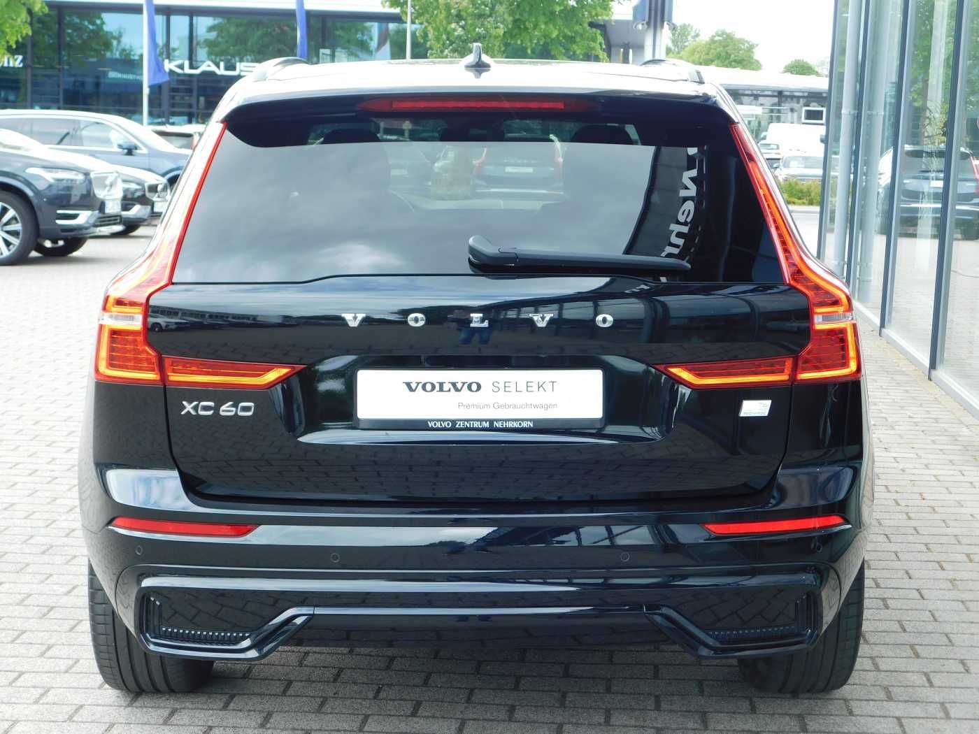 Fahrzeugabbildung Volvo XC60 T6 AWD Recharge R-Design 'Glasdach, AHK'