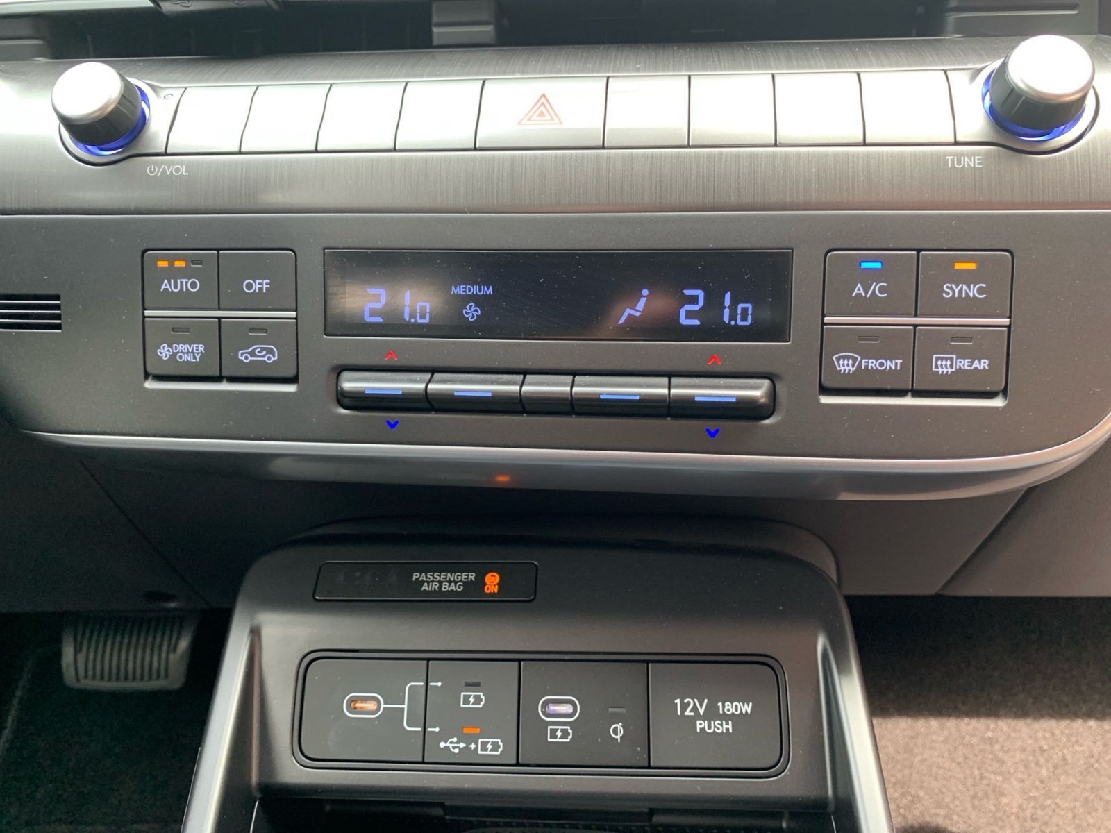 Fahrzeugabbildung Hyundai KONA 1.6 GDI Prime Hybrid Sitz Paket BOSE