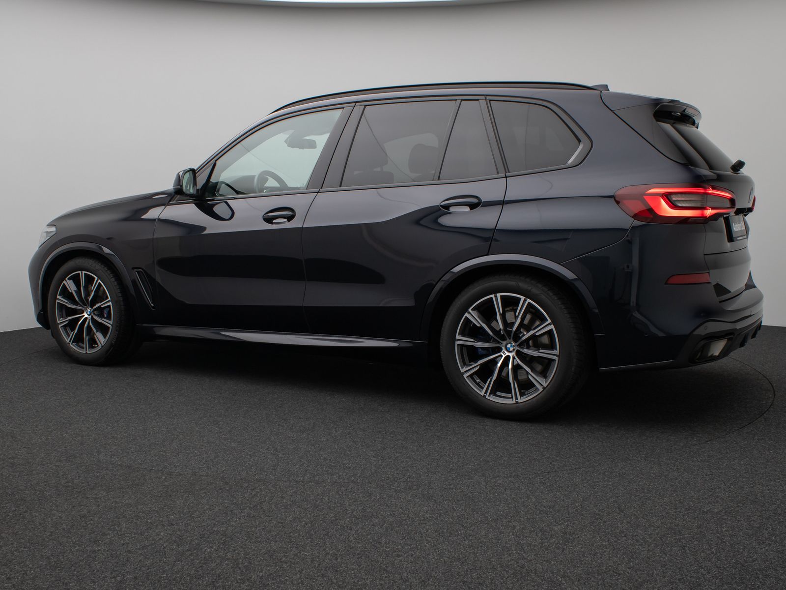 Fahrzeugabbildung BMW X5 xD40d M Sport Panorama Kamera HUD DAB Massage