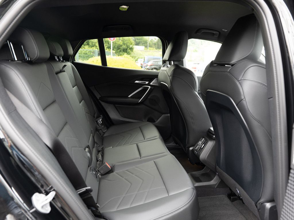 BMW iX2 - Bild 9