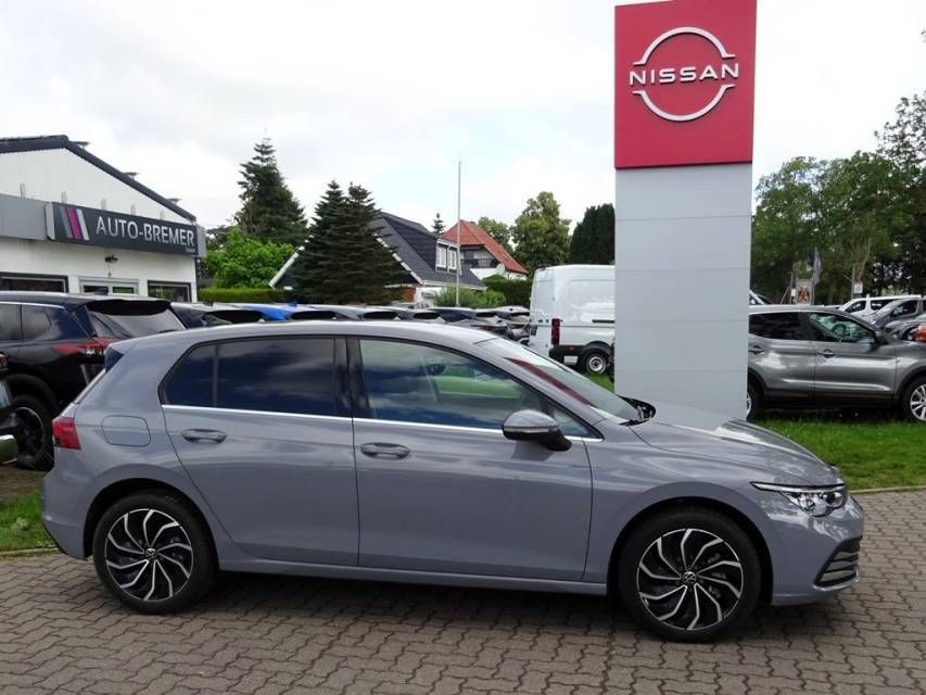 Fahrzeugabbildung Volkswagen Golf VIII 1.4 eHybrid Style  8-fach bereift