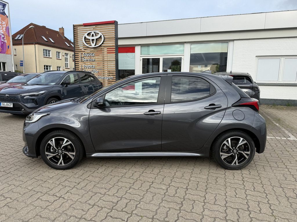 Toyota Yaris 1.5 Hybrid Team Deutschland imagem 3