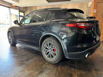 Alfa-Romeo Stelvio - 7
