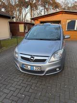 Opel Zafira 1.9 CDTI Cosmo 110kW Cosmo - Opel Zafira aus 2005 mit Diesel-Antrieb