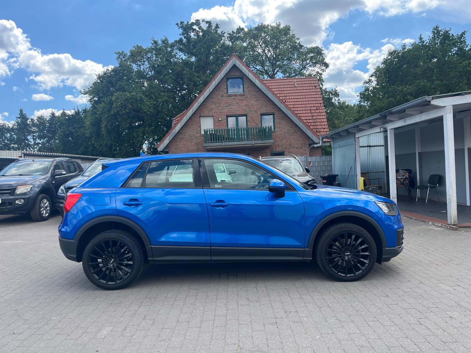 Audi Q2  sport basis Sitzheizung Bluetooth USB Navi