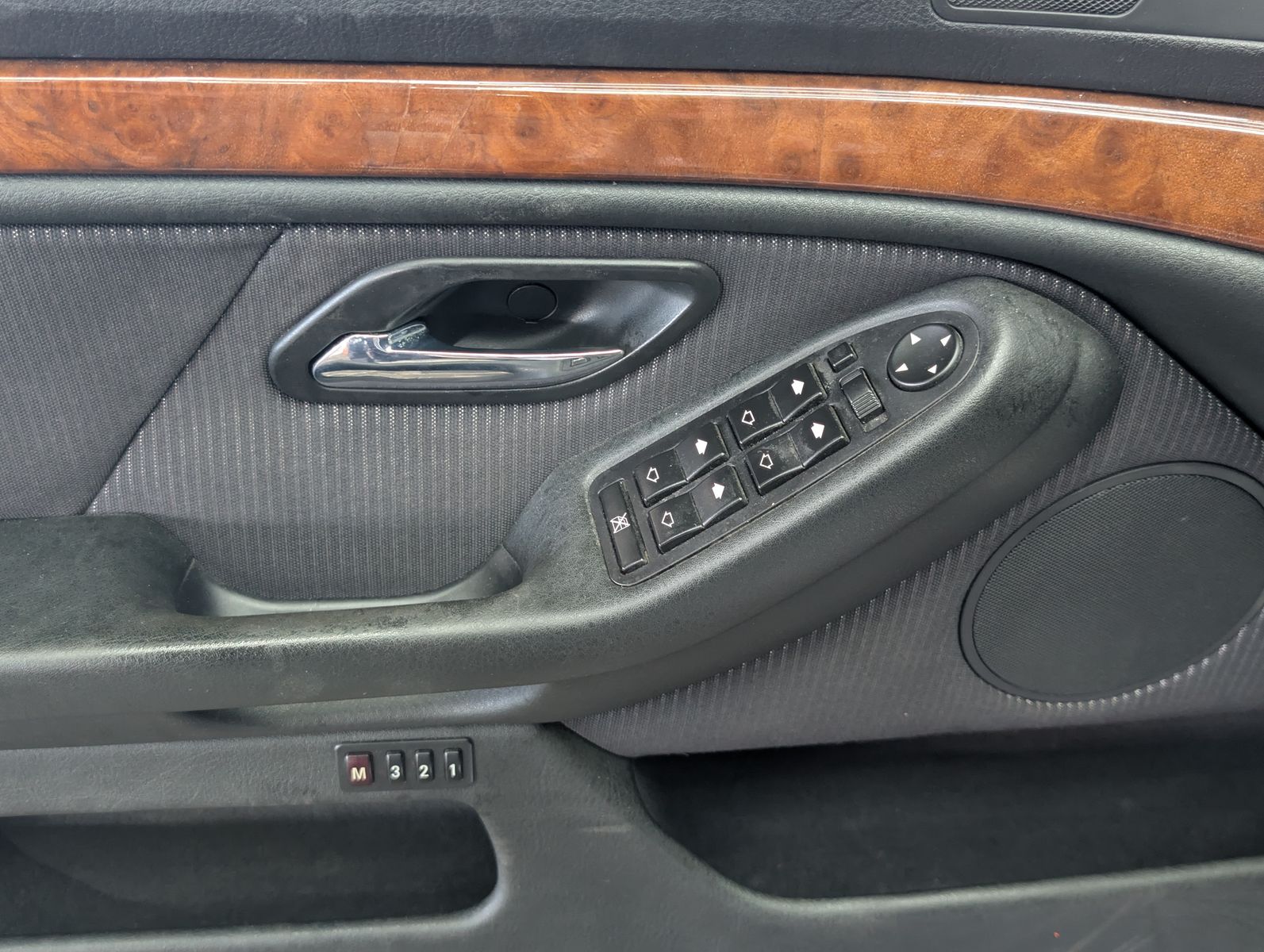 Fahrzeugabbildung BMW 530 i 3.0 Shadow M Sport LPG*MEMO*TEMP*SHZ*XENON