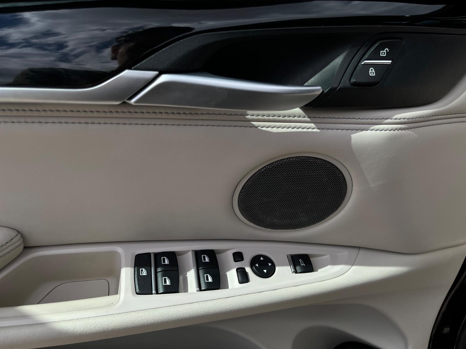 BMW X5 xDrive50i V8 449 ch • BVA • Keyless go • Harman Kardon • HUD • Surround View