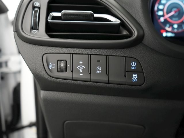 i30cw FACELIFT T-GDI ADVANTAGE DCT+VOLL LED+NAVI