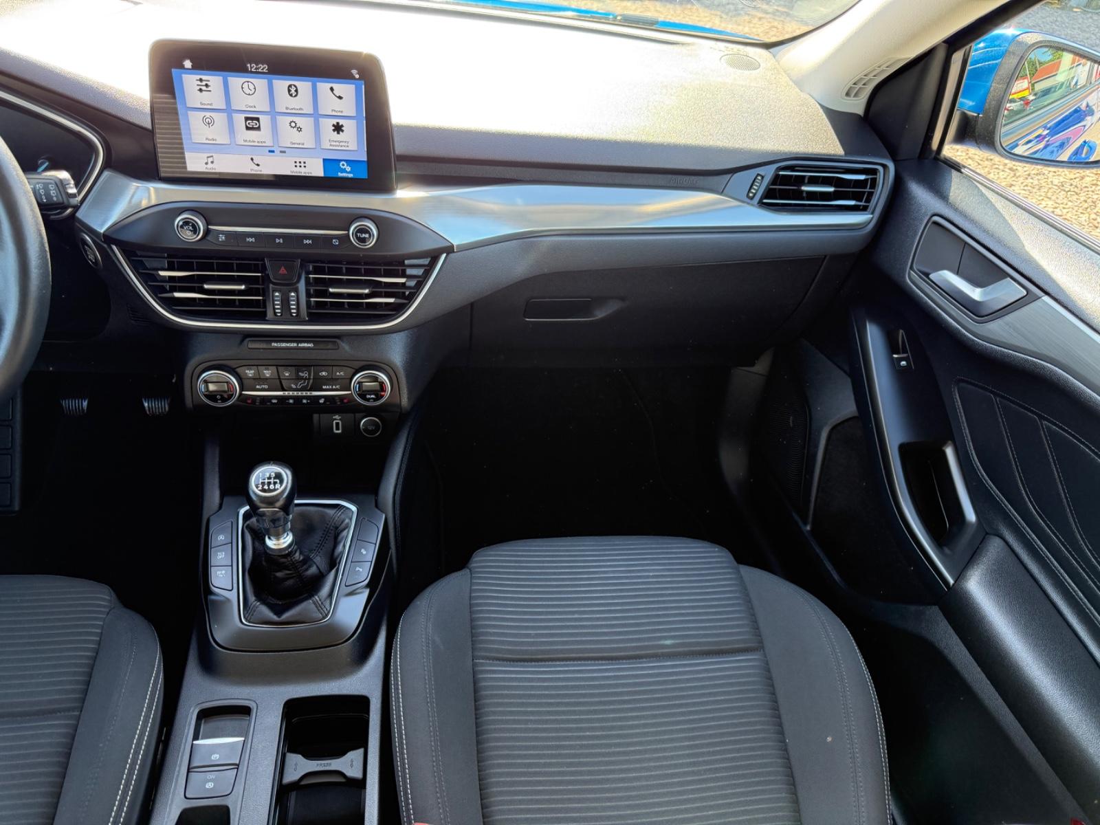 Ford Focus Titanium Sportsitze Sport Lenkrad