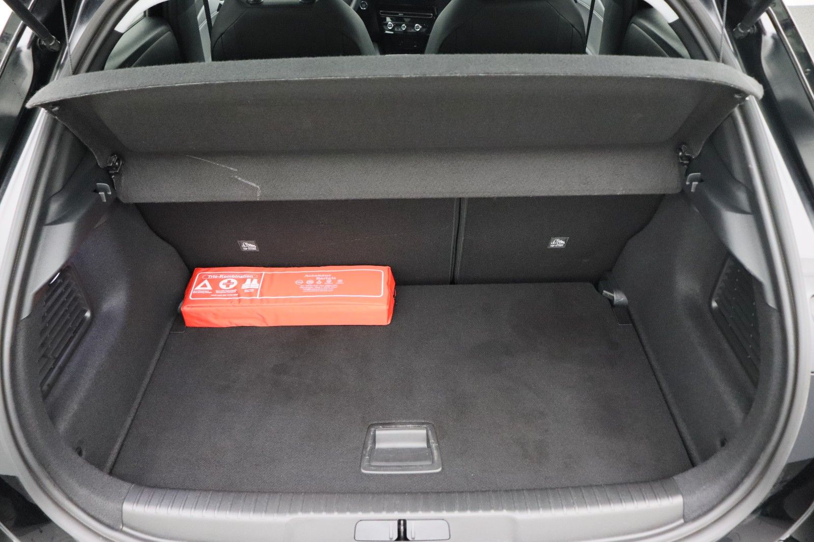 Fahrzeugabbildung Opel Mokka-e Elegance