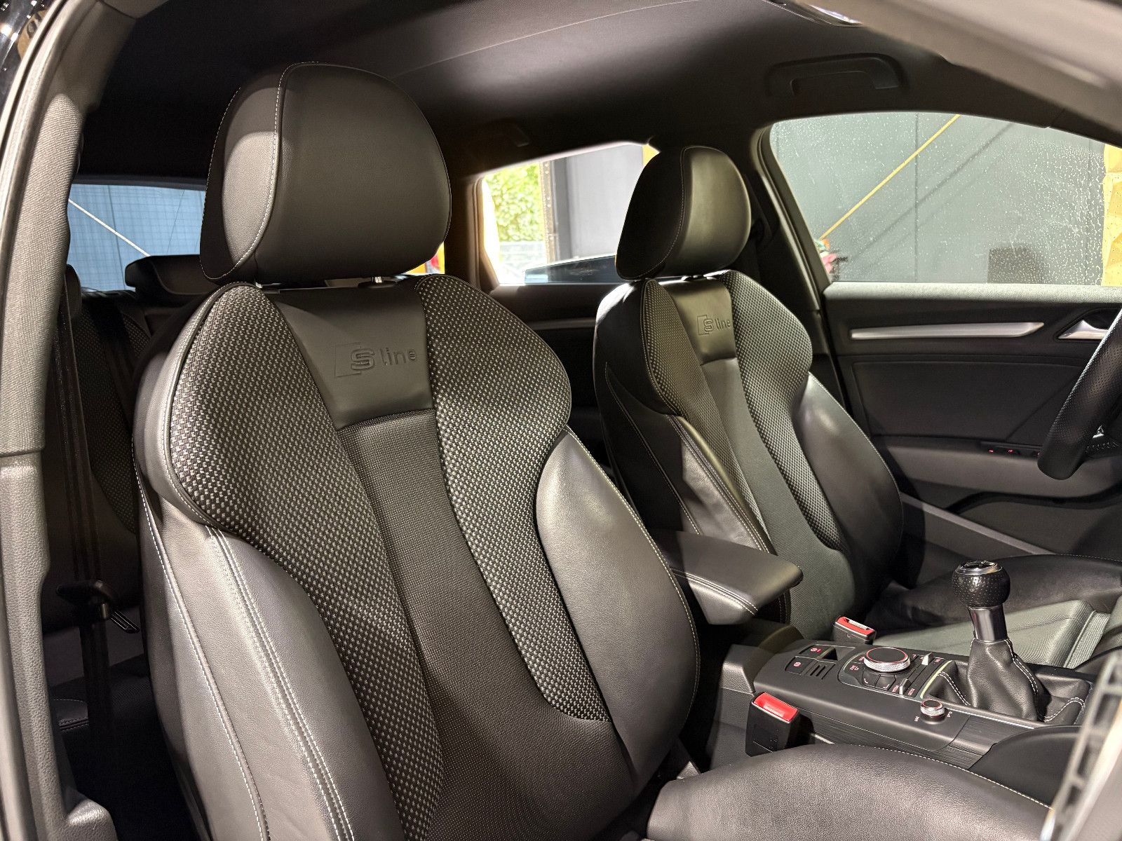 Fahrzeugabbildung Audi A3 Sportback S-line Sportpaket/PDC/SHZ/KLIMA/
