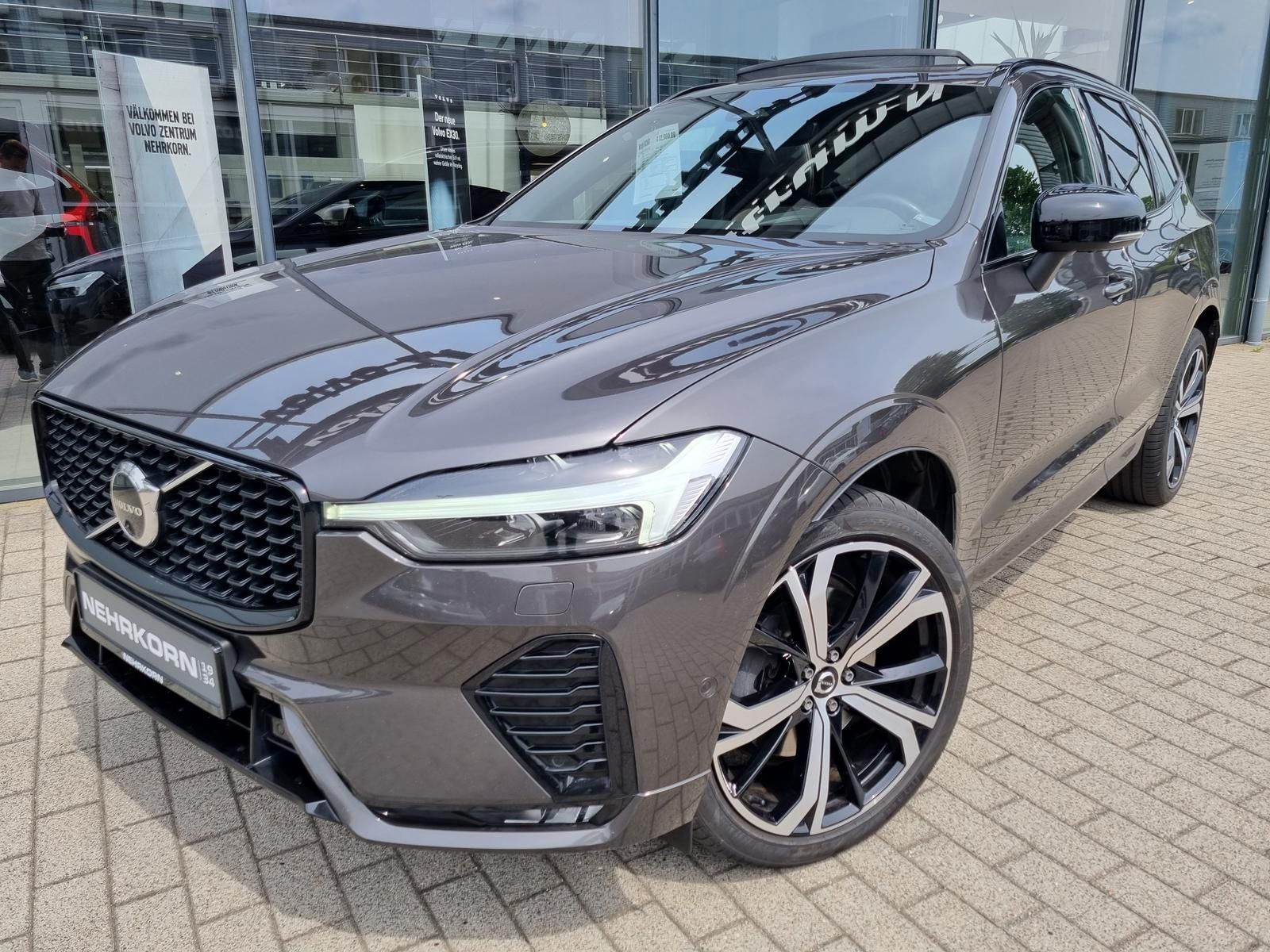 Fahrzeugabbildung Volvo XC60 B5 AWD Ultimate Dark 'Standheizung, 360Cam'
