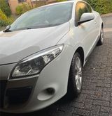Renault Megane 1.6 Coupé - Renault Megane mit Benzin-Antrieb: Sportwagen, 1.6