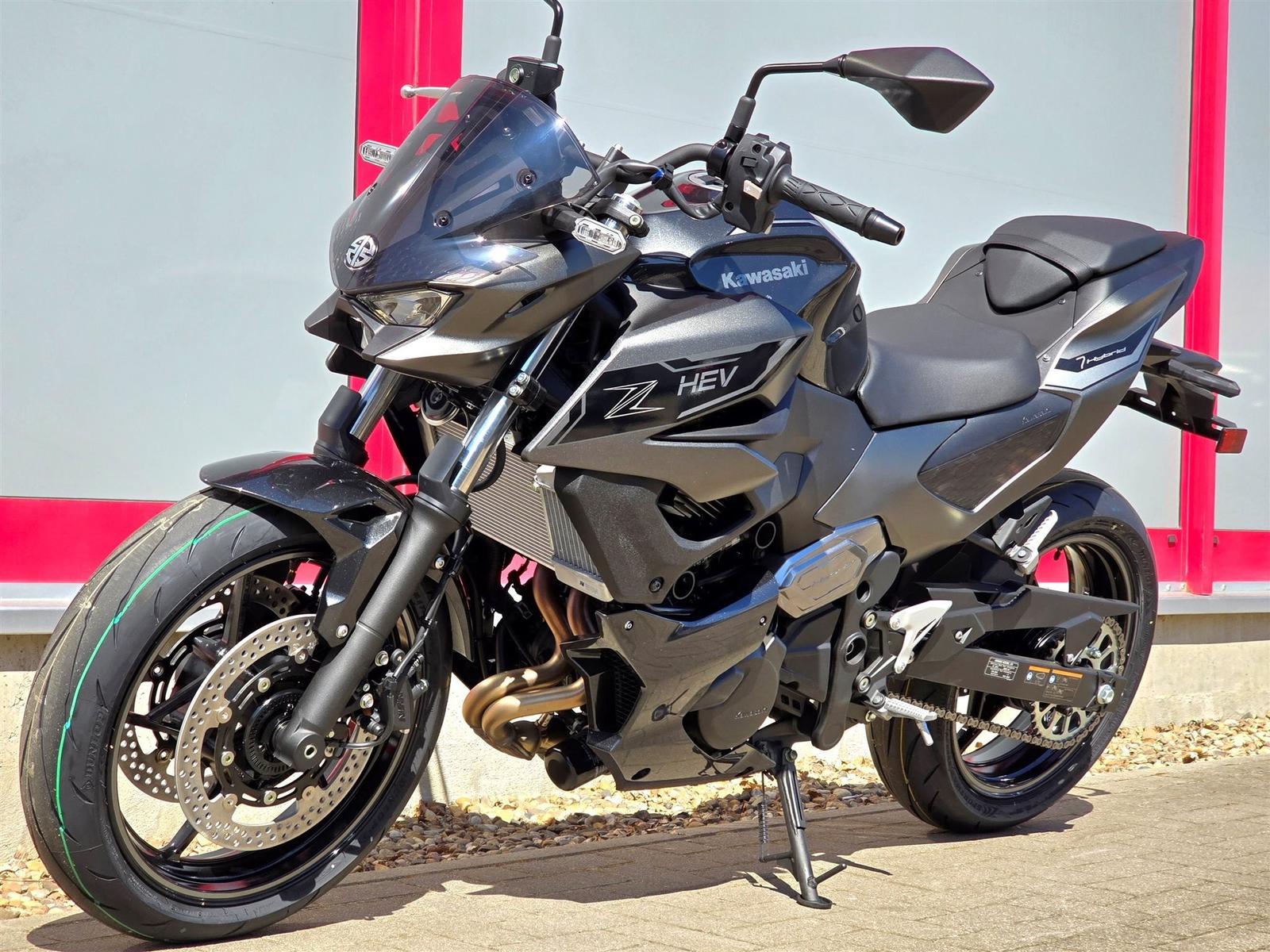 Kawasaki Z7 Hybrid die Neuheit mit E-Boost zum Mega