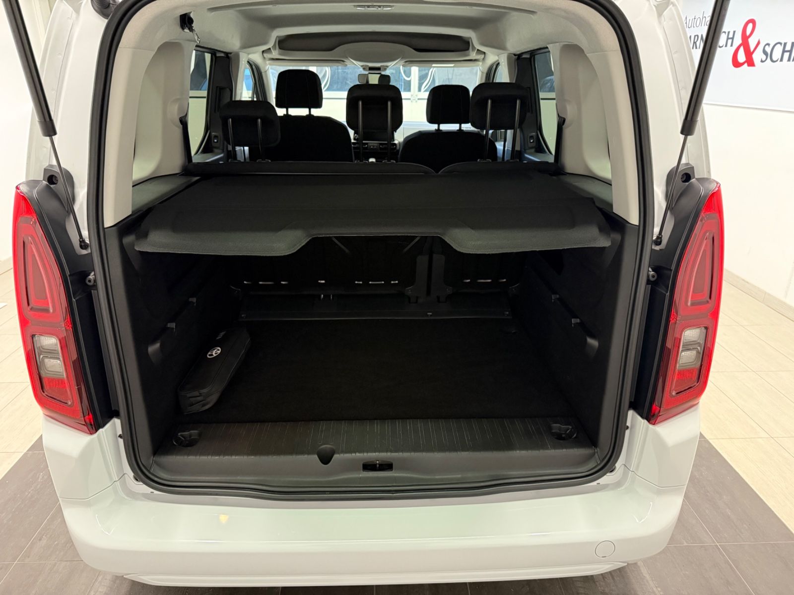 Fahrzeugabbildung Toyota Proace City Verso L1 Shuttle, Apple Car Play