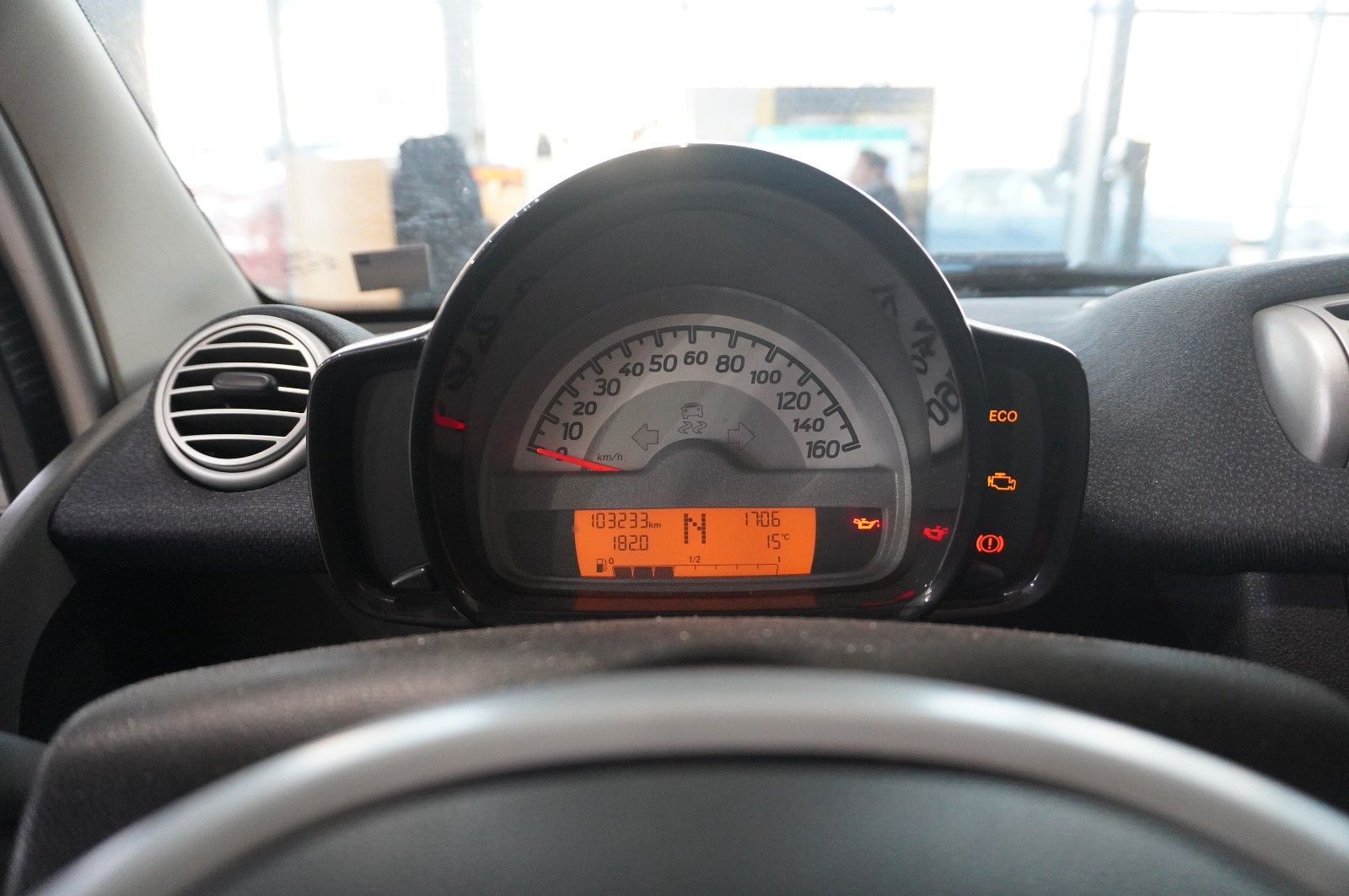 Fahrzeugabbildung Smart ForTwo 1.0 COUPE PASSION AUTOM. KLIMA/PANO/RADIO