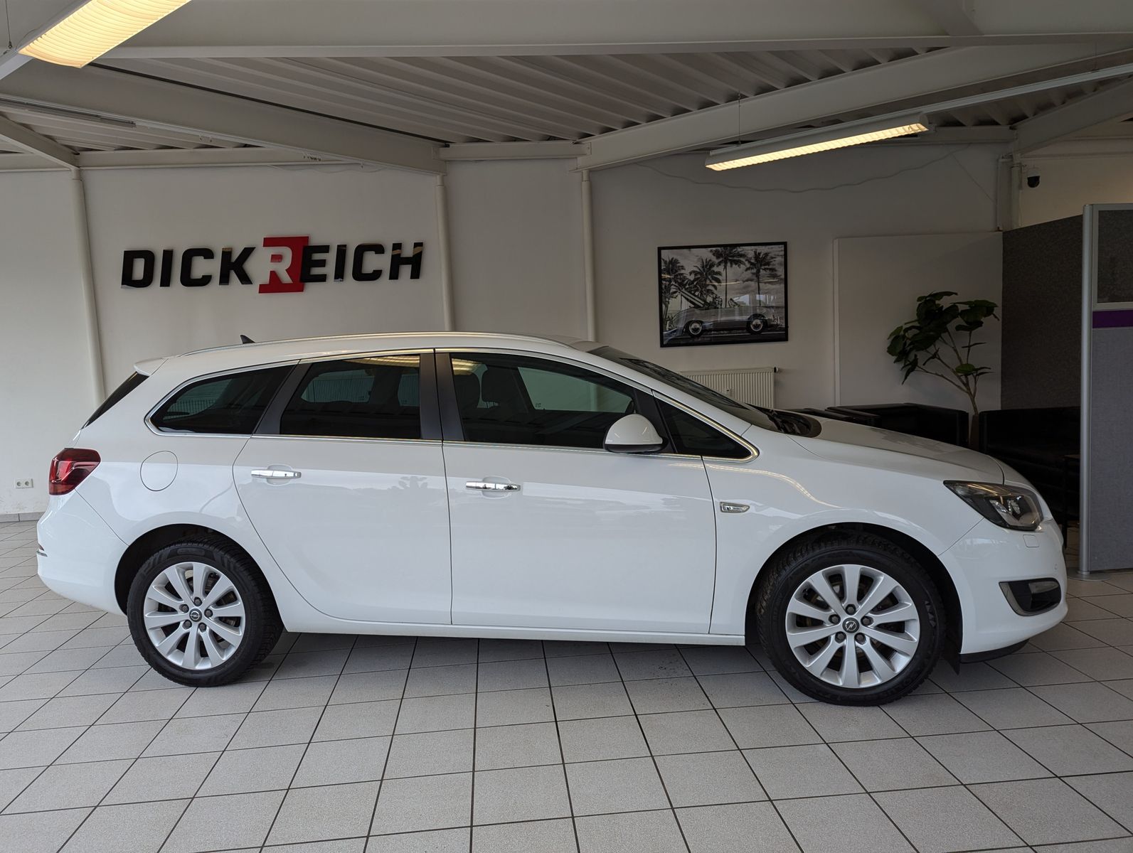 OPEL Astra 2.0 CDTI Innovation Navi Bi-Xenon Tempomat - Image 8