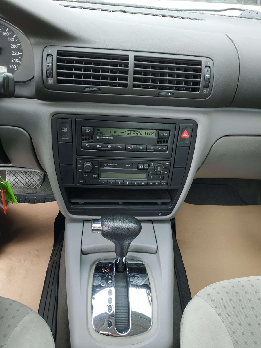 Passat Passat 1.6 Limousine / Automatik / TÜV NE – Bild 12