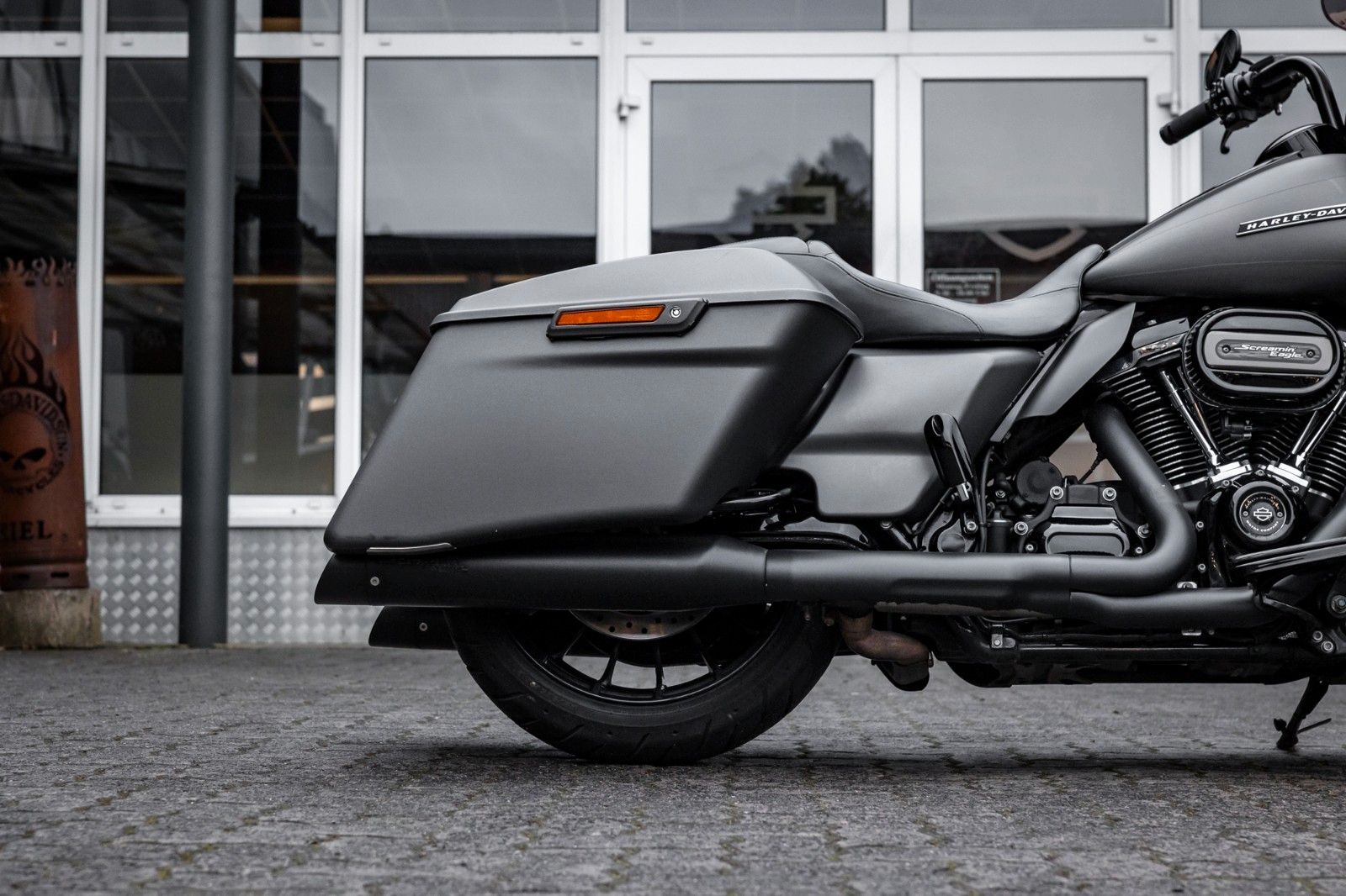 Fahrzeugabbildung Harley-Davidson FLHXS Street Glide 107 Cui - Screaming Eagle APE