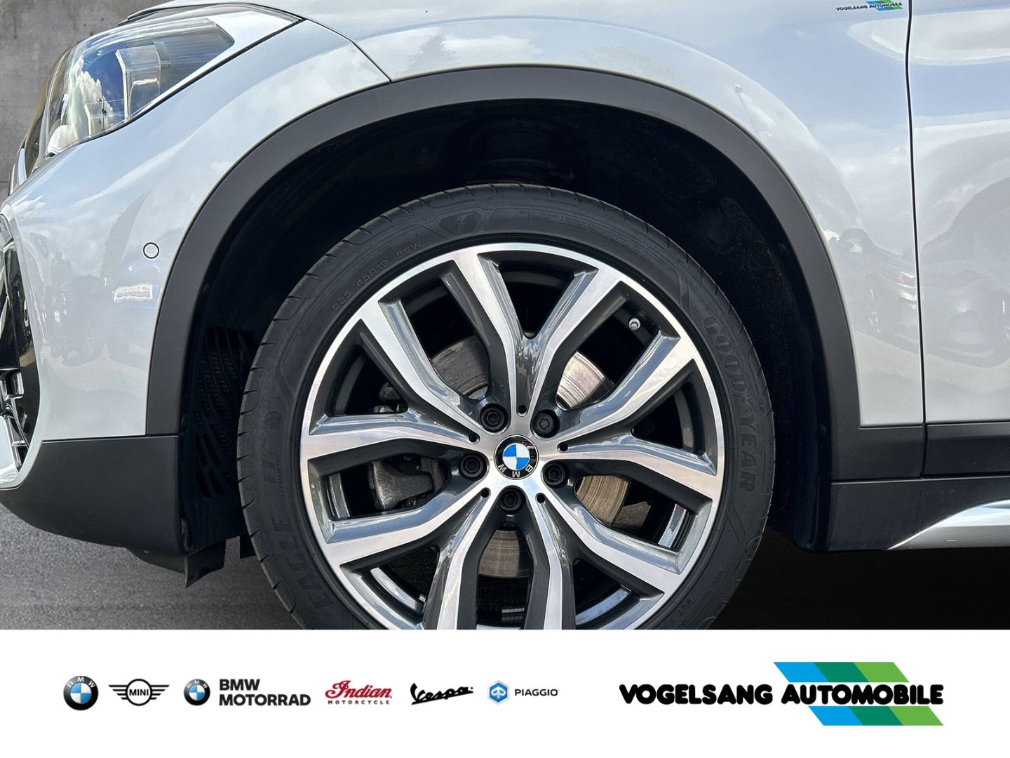 Fahrzeugabbildung BMW X1 20i xDrive,SportLine,AHK,Rückfahrk.,H&KSound,