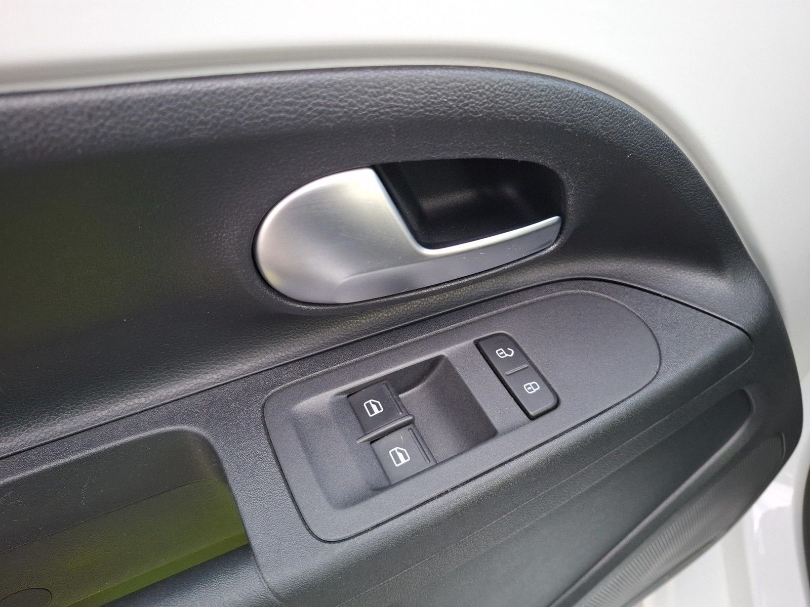 Fahrzeugabbildung Volkswagen up! 1.0 Klima DAB GRA RFK