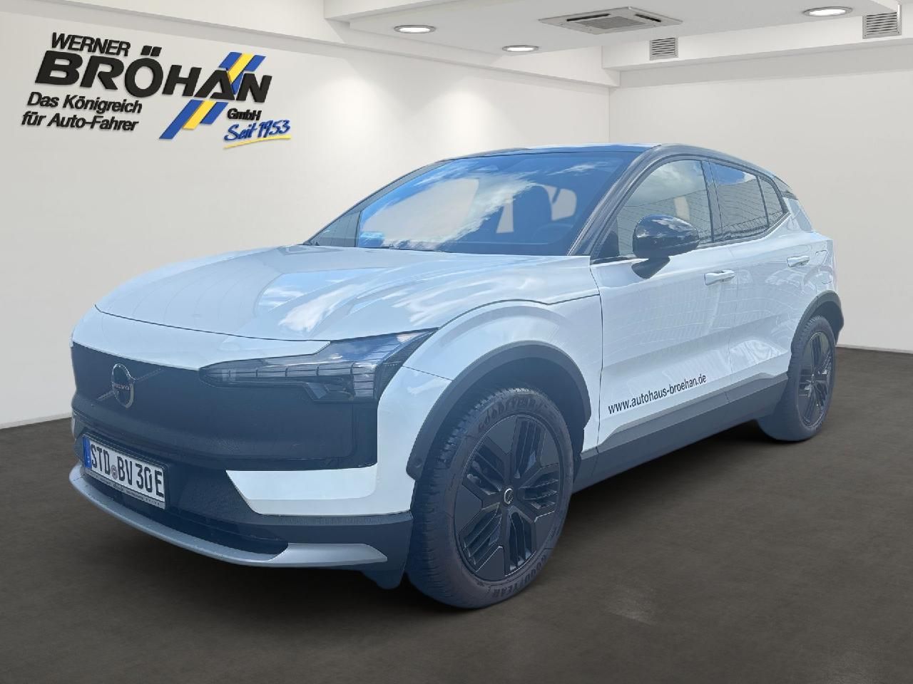 Fahrzeugabbildung Volvo EX30 Cross Country P8 Ultra Performance Pure